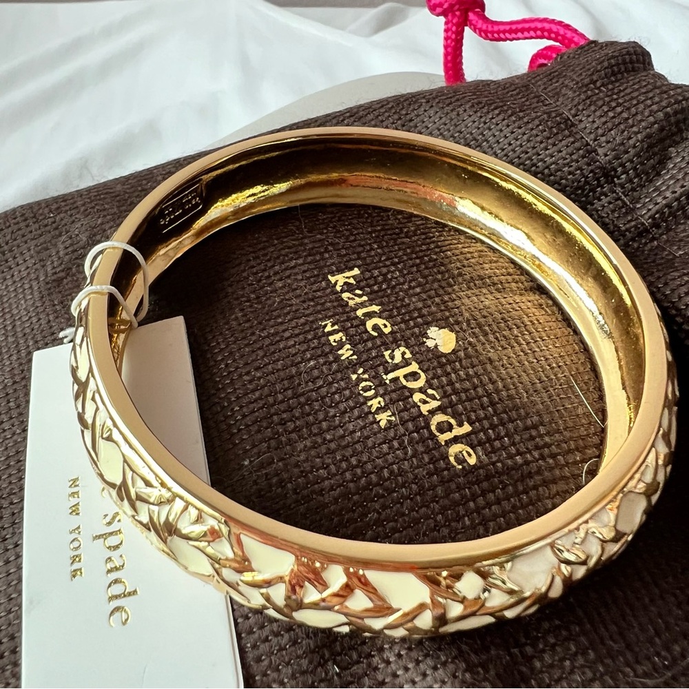 Kate Spade gold tone cream enamel wide bangle bracelet BNWT - Picture 2 of 16
